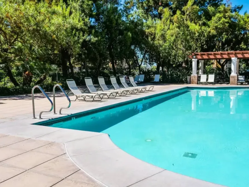 The best pool landscaping ideas, image by Oaks Home Services