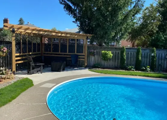 Fiberglass pool installation in Toronto backyard, image by oakshs.ca