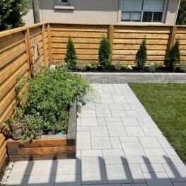 interlocking tips maintaining flagstone