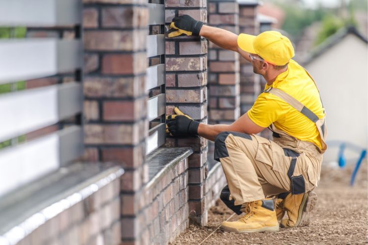 Essential Factors to Consider When Choosing the Right Fence for Your Property