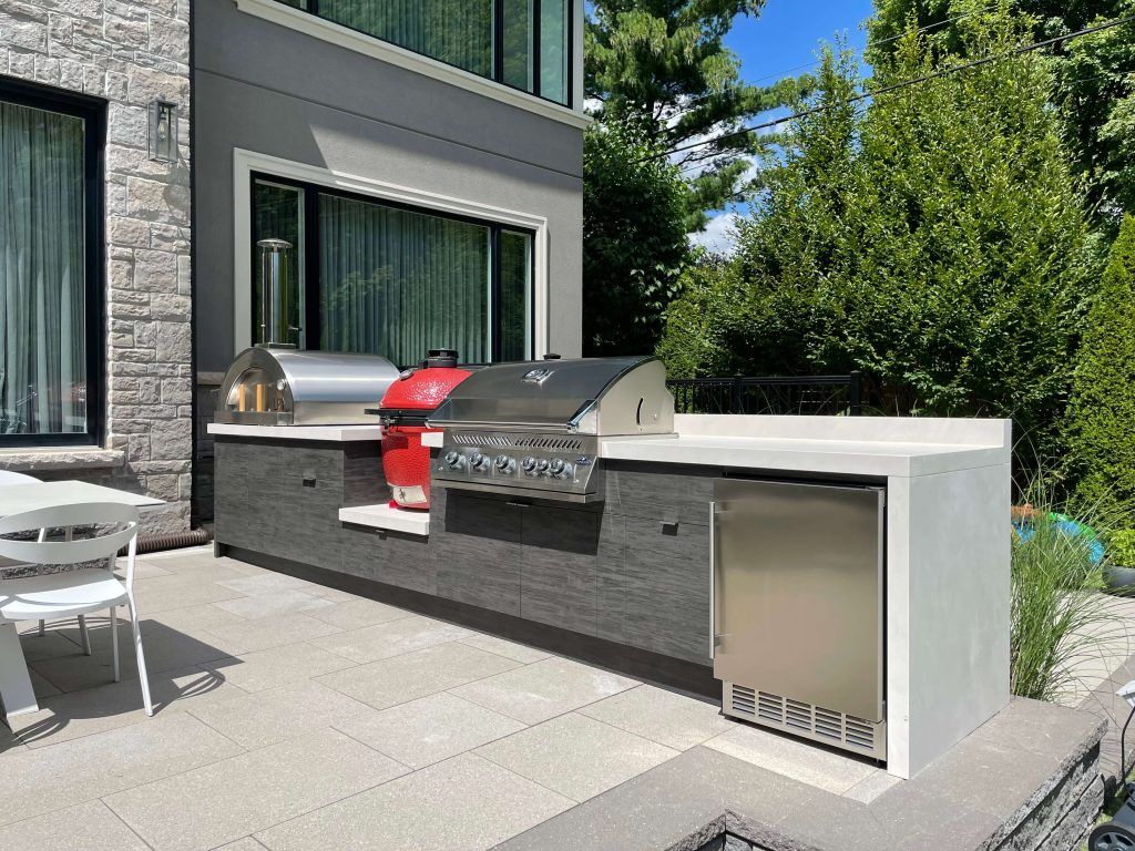Outdoor Kitchen With State-Of-The-Art Appliances Outdoor Kitchen With State-Of-The-Art Appliances